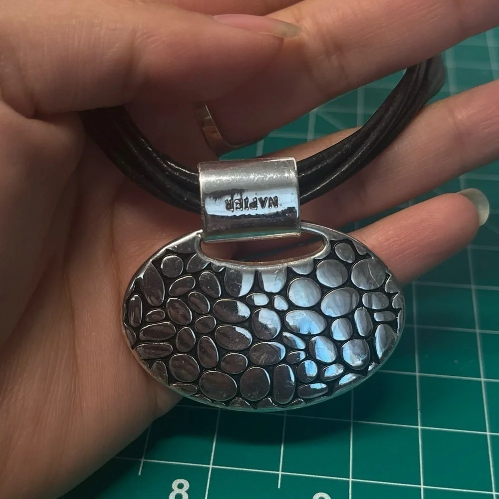 Vintage NAPIER mod leather choker pendant necklace